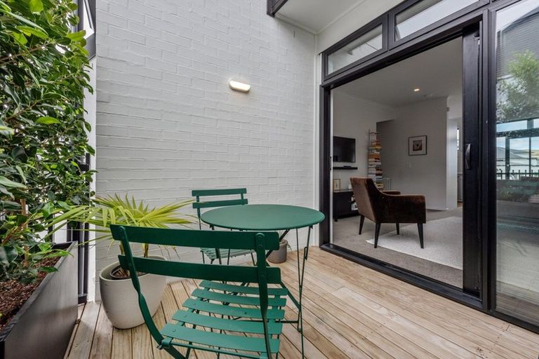 Photo of property in 10 Mayfly Lane, Hobsonville, Auckland, 0616