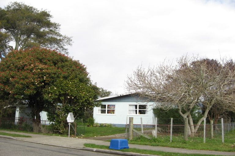 Photo of property in 42 Meihana Street, Takaka, 7110