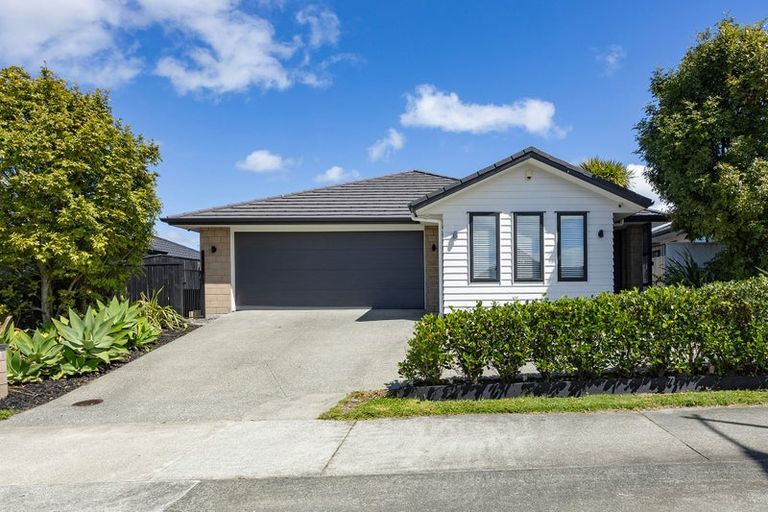 Photo of property in 61 Vinistra Road, Kumeu, 0810