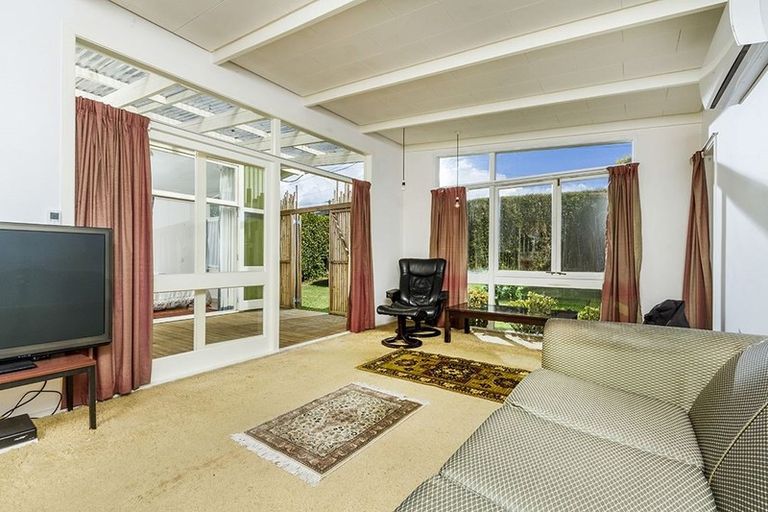 Photo of property in 16 David Street, Bayswater, Auckland, 0622