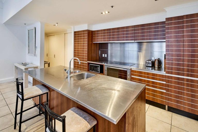 Photo of property in Augusta Apartments, 10/254 Willis Street, Te Aro, Wellington, 6011