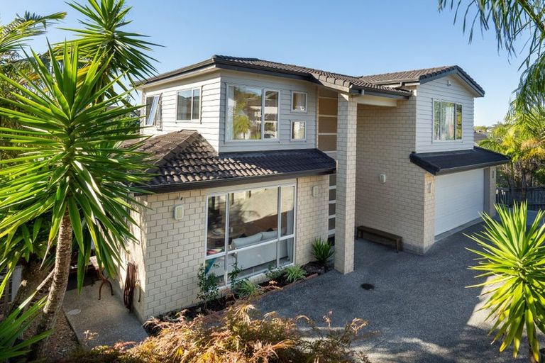 Photo of property in 5 Bintulu Place, Fairview Heights, Auckland, 0632