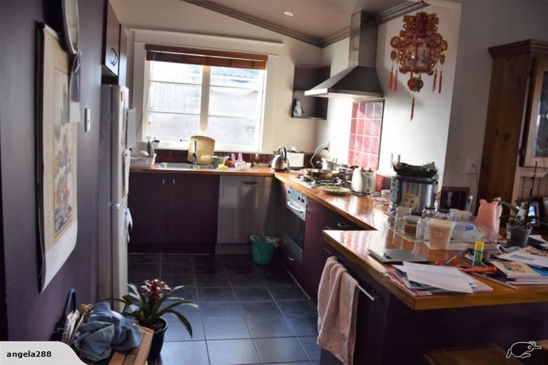 Photo of property in 208 Knights Road, Hutt Central, Lower Hutt, 5011