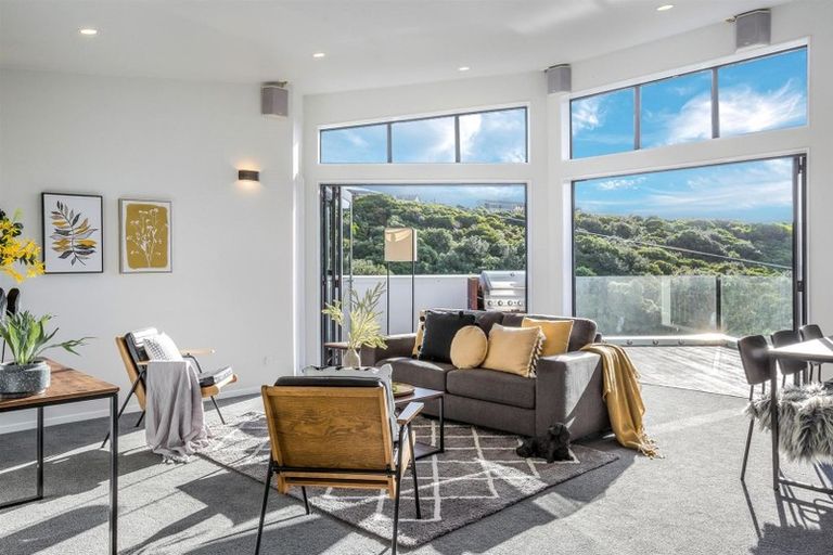 Photo of property in 15 Patiki Place, Titahi Bay, Porirua, 5022