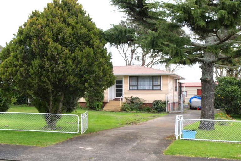 Photo of property in 17 Eden Street, Mangere East, Auckland, 2024