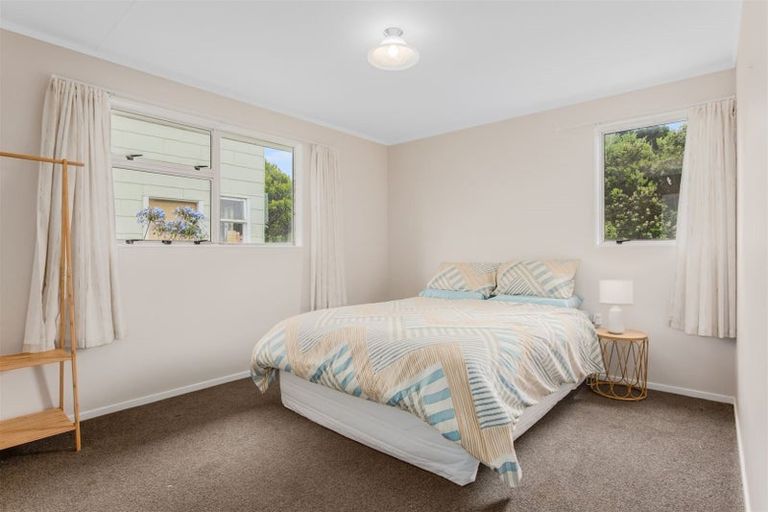 Photo of property in 66 Sievers Grove, Cannons Creek, Porirua, 5024