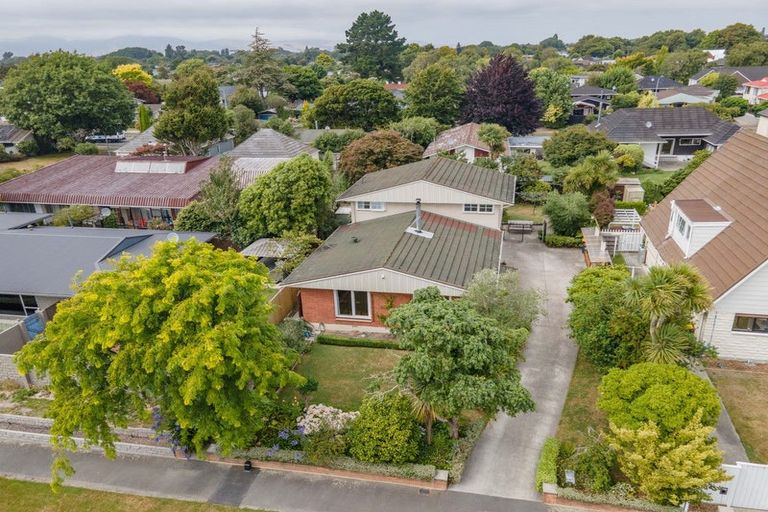 Photo of property in 5 Hawkswood Place, Avonhead, Christchurch, 8042