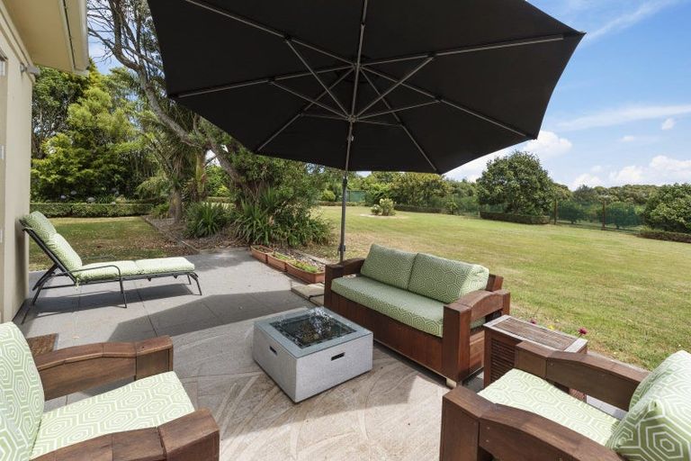 Photo of property in 15 Tarahunga Road, Levin, 5571