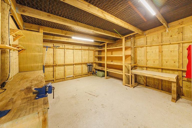 Photo of property in 71 County Heights Drive, Aokautere, Palmerston North, 4471