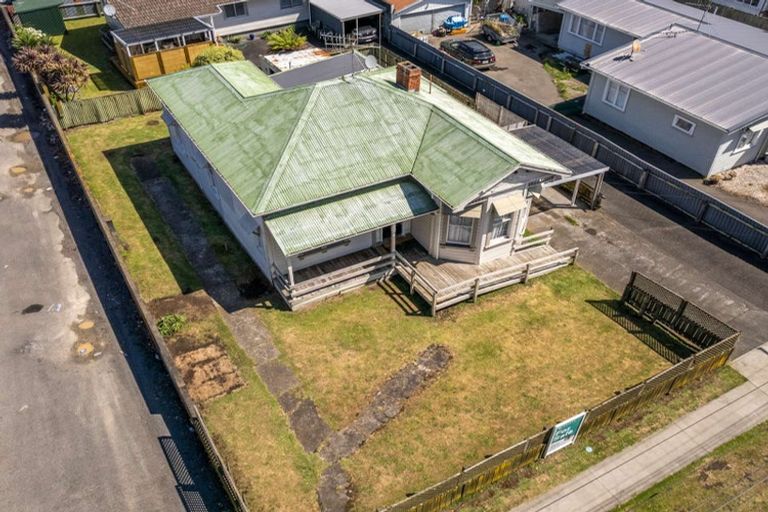 Photo of property in 3 Harper Street, Gonville, Whanganui, 4501