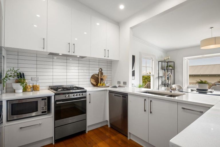 Photo of property in 68 Palmerston Road, Birkenhead, Auckland, 0626