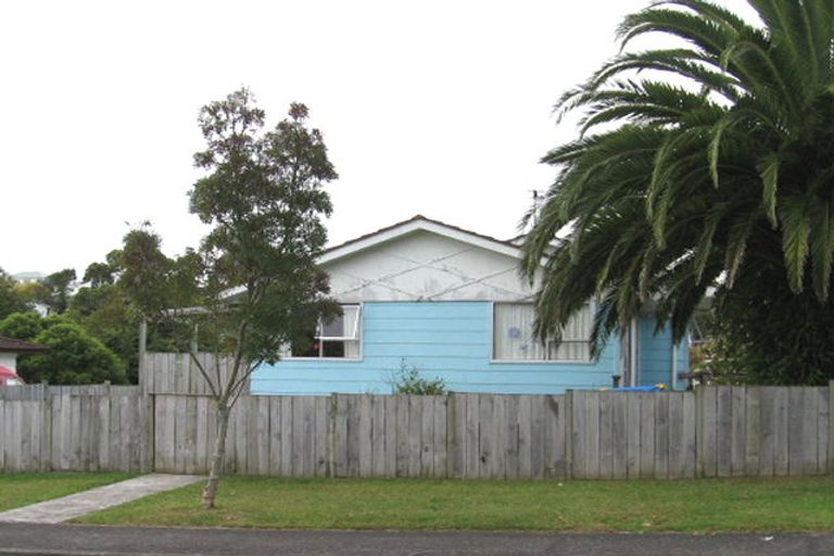 Photo of property in 3 St Margaret Place, West Harbour, Auckland, 0618