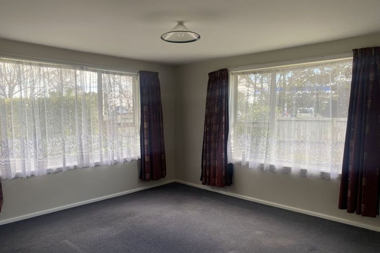 Photo of property in 5 Prestons Road, Redwood, Christchurch, 8051