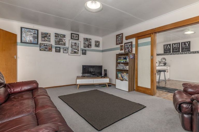 Photo of property in 43 Tiro Tiro Road, Levin, 5510