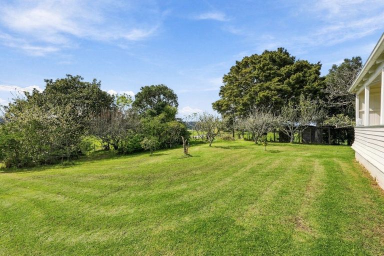 Photo of property in 2059 State Highway 16, Helensville, 0875