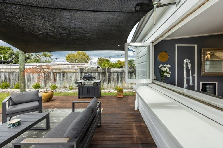 Photo of property in 14 Osier Road, Greenmeadows, Napier, 4112