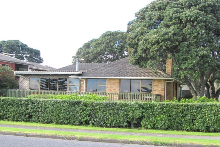 Photo of property in 2/32 The Parade, Bucklands Beach, Auckland, 2012