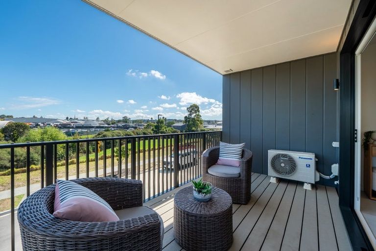 Photo of property in 13/18 Paraone Crescent, Takanini, 2112