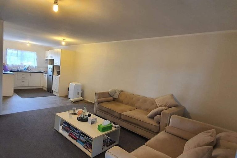 Photo of property in 2/10 Trounson Avenue, Clendon Park, Auckland, 2103