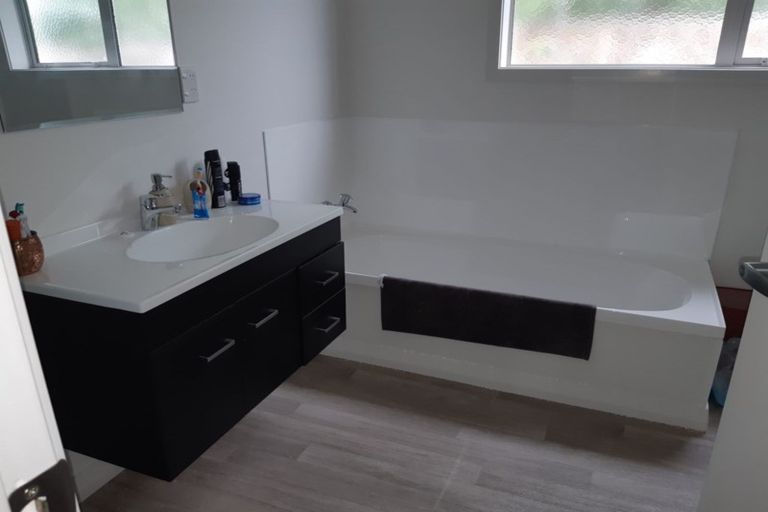 Photo of property in 10a Frederick Street, Carterton, 5713