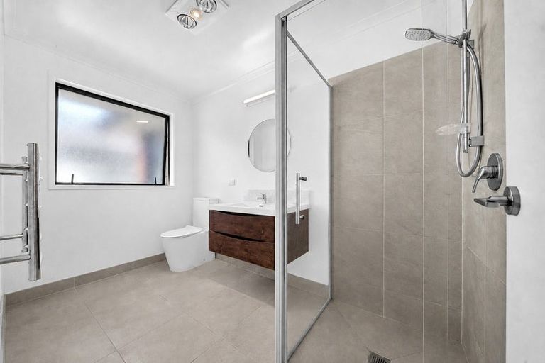 Photo of property in 30 Waituarua Drive, Takanini, 2112