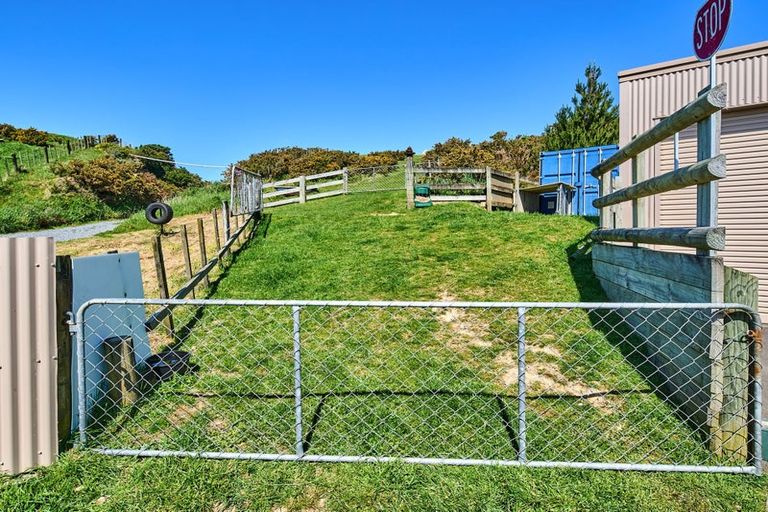 Photo of property in 132 Bing Lucas Drive, Tawa, Wellington, 5028