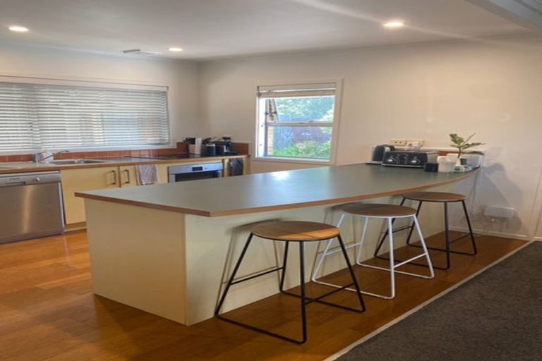 Photo of property in 1/32 Hellyers Street, Birkdale, Auckland, 0626