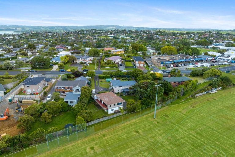 Photo of property in 2/16 Litten Road, Cockle Bay, Auckland, 2014