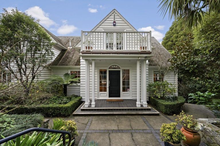 Photo of property in 14 Homewood Avenue, Karori, Wellington, 6012