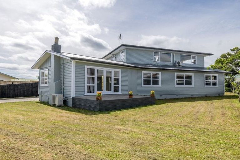 Photo of property in 35 Balmoral Street, Levin, 5510