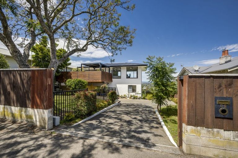 Photo of property in 54 Napier Terrace, Hospital Hill, Napier, 4110