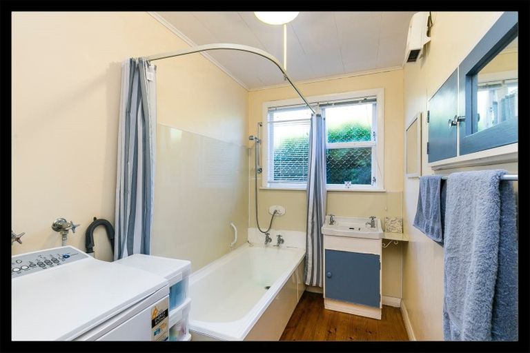 Photo of property in 2/27 Abbott Street, Ngaio, Wellington, 6035