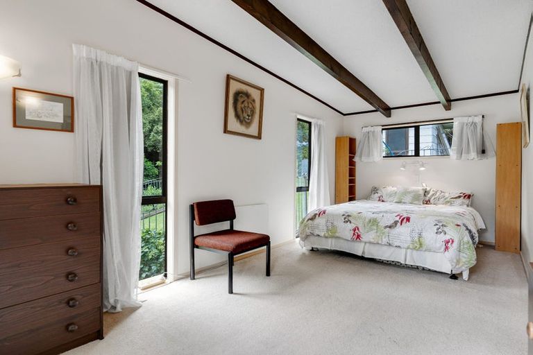 Photo of property in 7 Opanuku Road, Henderson Valley, Auckland, 0612