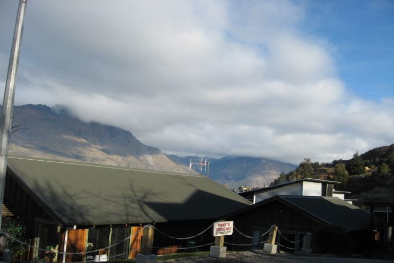 Photo of property in 5 Strawberry Lane, Fernhill, Queenstown, 9300