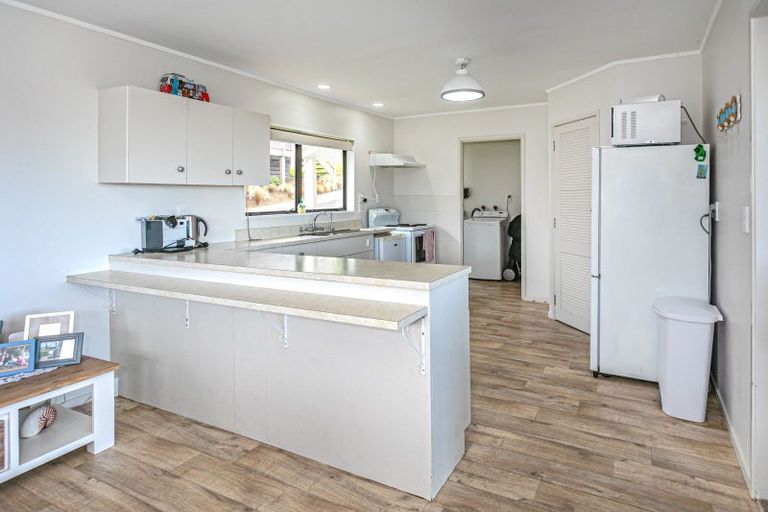 Photo of property in 127 Tuna Place, Onemana, Whangamata, 3691