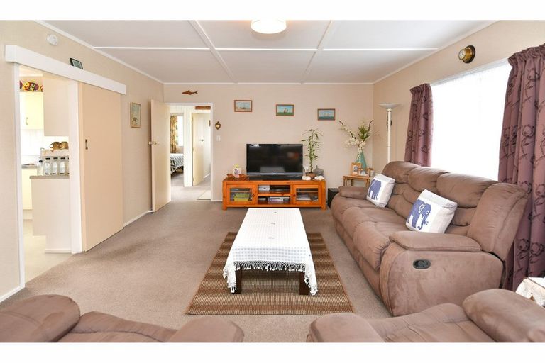 Photo of property in 31 Hillcrest Road, Hatfields Beach, Orewa, 0931