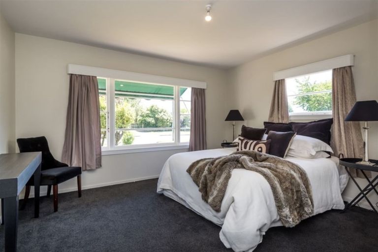 Photo of property in 240 Weston Road, Mairehau, Christchurch, 8052