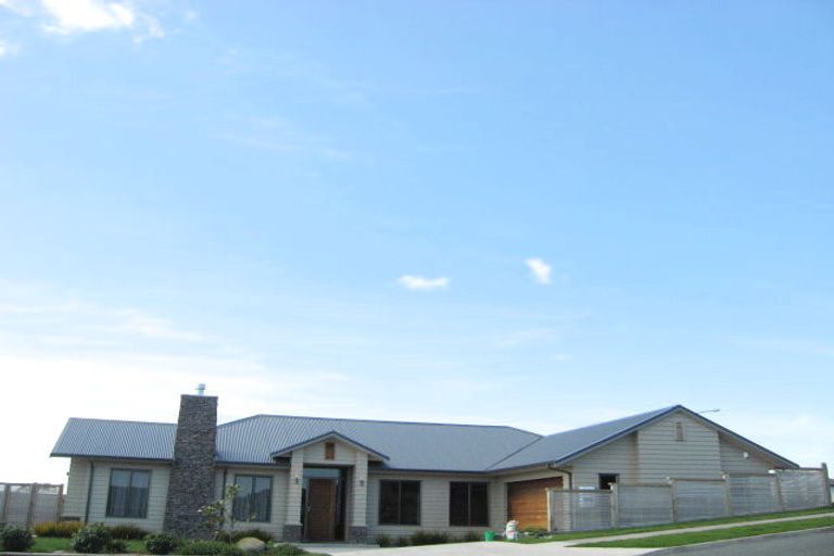 Photo of property in 48 Karamea Street, Whalers Gate, New Plymouth, 4310