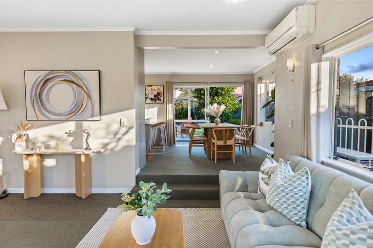 Photo of property in 12 Suncrest Drive, West Harbour, Auckland, 0618