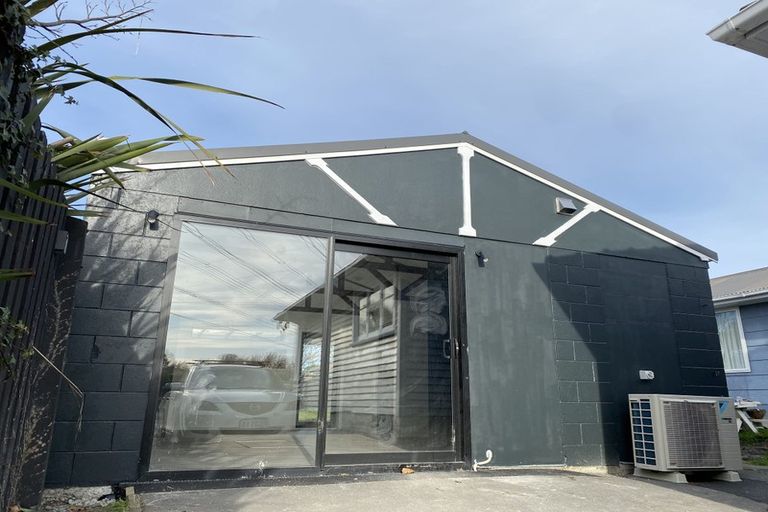 Photo of property in 110 Racecourse Road, Sockburn, Christchurch, 8042