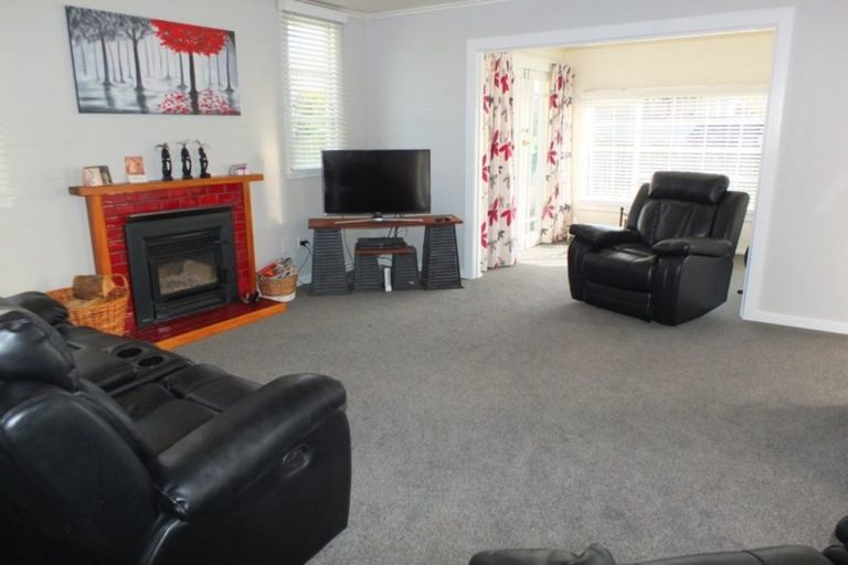 Photo of property in 9 Warren Street, Foxton Beach, Foxton, 4815