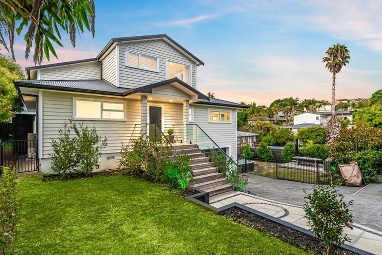 Photo of property in 16 Rewi Street, Torbay, Auckland, 0630