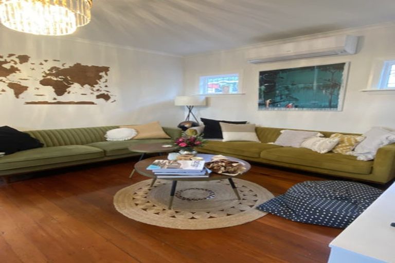 Photo of property in 12 Packe Street, Edgeware, Christchurch, 8013