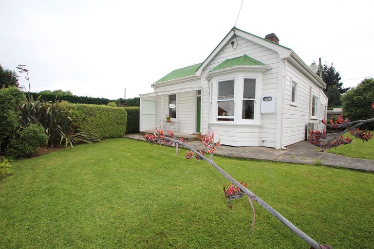 Photo of property in 16 Worcester Street, Hampden, 9410