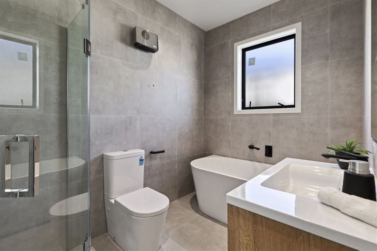 Photo of property in 63 Nobilo Road, Kumeu, 0810