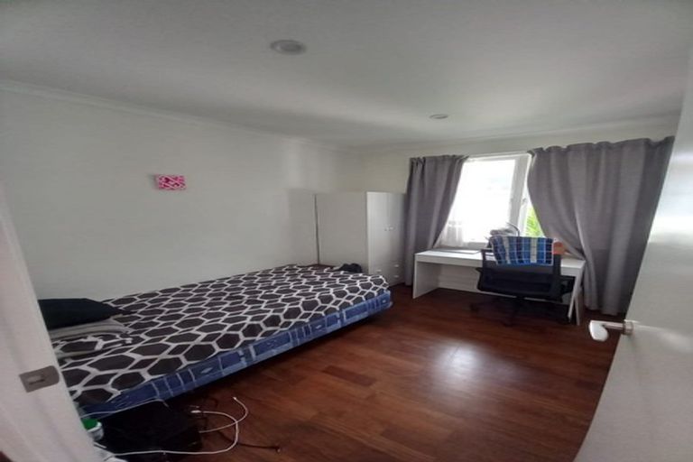 Photo of property in 20 Tamariki Avenue, Kelston, Auckland, 0602