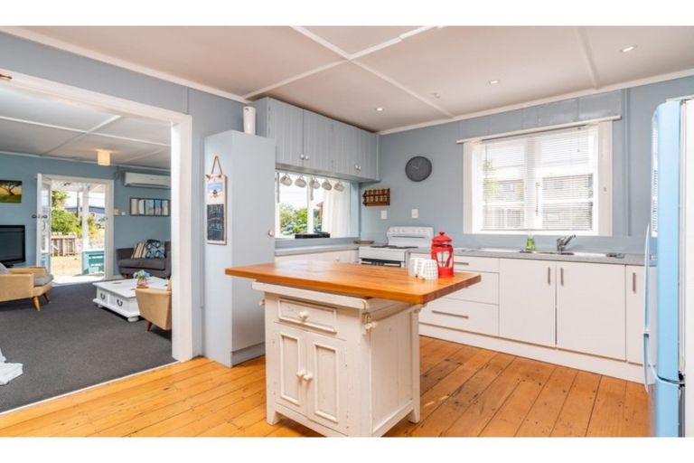 Photo of property in 28 Wood Street, Mangawhai Heads, Mangawhai, 0505