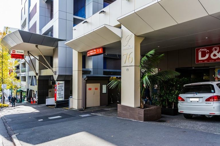 Photo of property in 65 Kurnell Drive, Botany Downs, Auckland, 2010