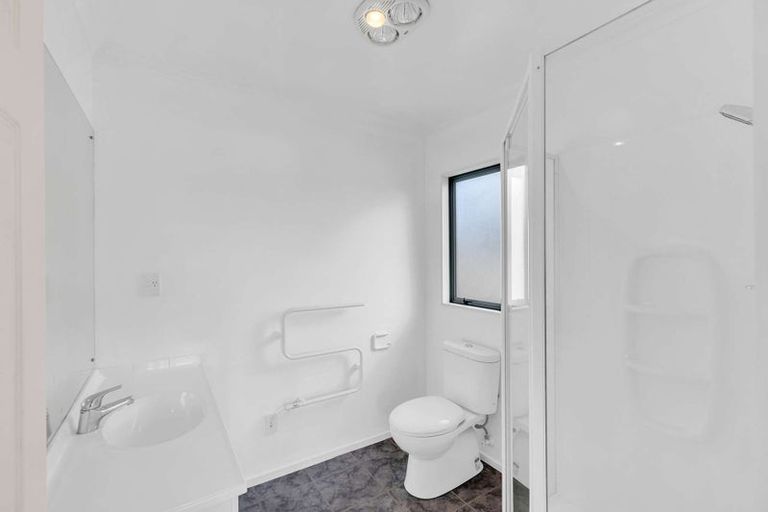 Photo of property in 10 Kalberry Place, East Tamaki, Auckland, 2016