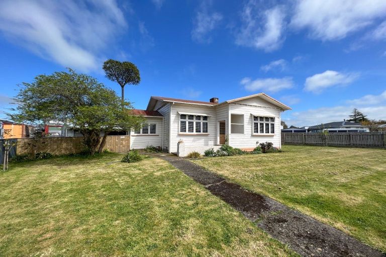 Photo of property in 7 Seddon Street, Dannevirke, 4930